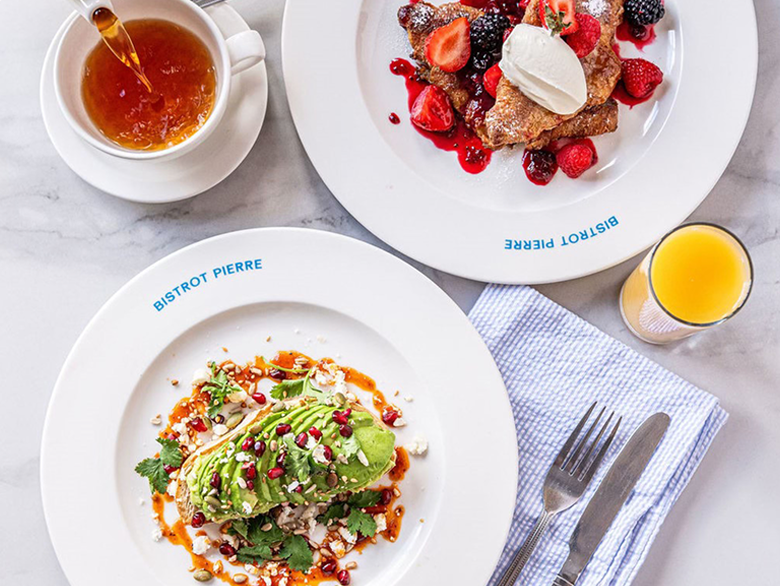 Dining at <br> Crescent Inn